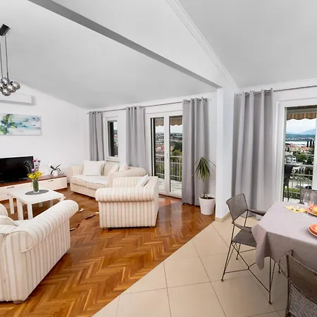 Olive - Panoramic Sea View