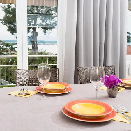 Olive - Panoramic Sea View مالينسكا